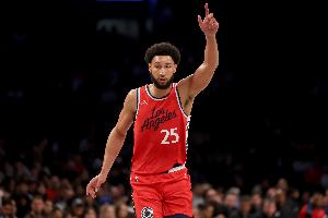 帕金斯：西蒙斯現(xiàn)在就像草叢里的死鳥 連經(jīng)紀(jì)人都沒了哪還有隊(duì)要