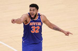 唐斯：狼管有天非要來(lái)我家送東西 一進(jìn)門(mén)就告訴我我被交易了