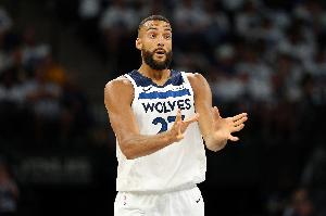 穩(wěn)定發(fā)揮！戈貝爾12中7得到16分8籃板2蓋帽 正負(fù)值+6