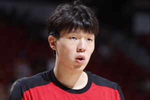 媒體人：在NBA這群天賦怪里楊瀚森太平庸了 需要進步的空間也很大