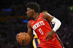 全面輸出！阿隆-霍勒迪12中5拿到16分6板6助