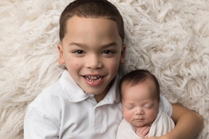 人生贏家！李凱爾更新社媒曬兩個(gè)孩子近照：little Benny ??