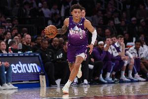 進(jìn)攻狀態(tài)不錯(cuò)！基昂特-喬治半場(chǎng)7中5&3罰3中拿到兩隊(duì)最高14分