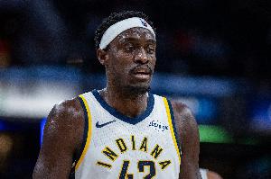 身陷犯規(guī)麻煩！西亞卡姆半場5中3得9分2板4助 已身背4犯了