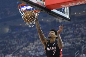 阿德巴約：我對(duì)韋爾很嚴(yán)格 有時(shí)他會(huì)自我否定我?guī)退褡髌饋? >
                                        </div>
                                    </div>
                                                                        <div   id=