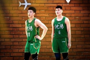 媒體人：黃秋實和張峻豪將在下周一飛赴西班牙參加歐洲青訓聯(lián)賽