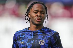 周薪32.5萬(wàn)鎊沒球踢！30歲斯特林身價(jià)跌至700萬(wàn)，6年前巔峰1.6億