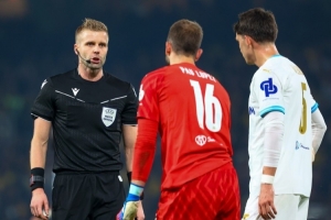 國米客戰(zhàn)圣吉羅斯裁判：瑞典裁判尼伯格執(zhí)法，第四官員拉德貝克