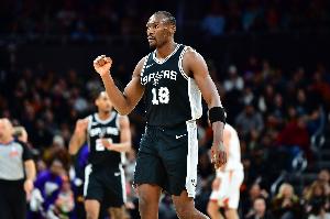 將開啟生涯第15季！Scotto：馬刺33歲中鋒比永博成功留隊