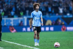 呂焯毅本場比賽有8次搶斷，刷新大連英博球員單場中超搶斷數(shù)新高