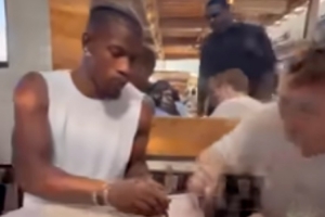 大快朵頤！勇士隊(duì)聚餐吃烤肉 追夢(mèng)&巴特勒&小佩頓在列