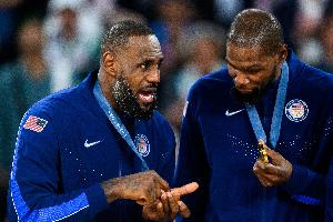 美記：39歲拿4500萬(wàn)且有足夠產(chǎn)出的球員史上就一個(gè) KD能做到嗎？