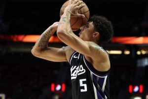 威少：24號秀克利福德是出色球員 接下來他會讓很多人感到驚訝