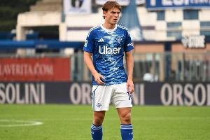 不懼對抗！186帕斯體重不到150斤，戰(zhàn)尤文多達16次對抗成功7次