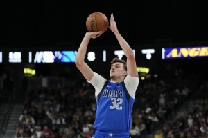 快進(jìn)兩年？比爾-西蒙斯：弗拉格在進(jìn)攻端像生涯第三年的塔圖姆