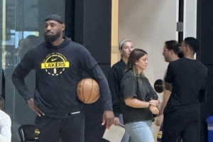 專家解析：坐骨神經(jīng)痛通常由腰椎間盤突出引起 大部分人無(wú)需手術(shù)