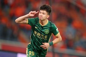 足球報(bào)：浙江隊(duì)有獨(dú)立運(yùn)營的球探系統(tǒng) 王鈺棟13歲被列為重點(diǎn)對(duì)象