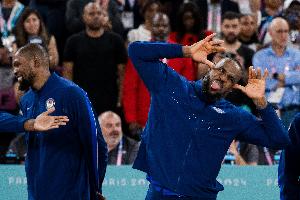 名記：詹姆斯的降薪就像理發(fā)修個(gè)邊 杜蘭特簡(jiǎn)直是把頭發(fā)全剃光了