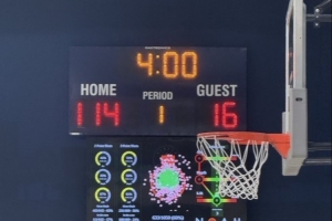 殘暴??掘金教練VS記者的對抗賽 教練隊114-16狂虐記者隊98分