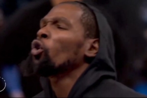 倒反天罡反客為主??！杜蘭特賽前嘟嘴狂噓現(xiàn)場(chǎng)雷霆球迷