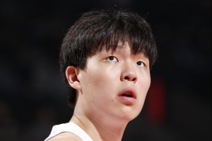 比盧普斯：瀚森很成熟 相信他會(huì)有點(diǎn)緊張&明天的比賽會(huì)記住一輩子