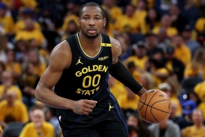 科爾：庫明加真的變得非常非常成熟 他更加理解球隊的需要