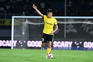 還能留中超嗎？36歲老將張呈棟與西海岸合同年底到期，被禁賽+3停