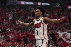 望無大礙！烏度卡賽后：阿門在比賽后期出現(xiàn)了小腿抽筋的情況