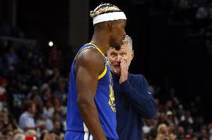 巴特勒16罰16中！科爾：他在場(chǎng)上就是能控制比賽 他從不失誤