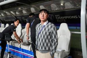 泰國隊(duì)主帥候選名單出爐：申臺(tái)龍、樸恒緒在列