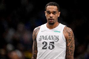 3犯了！PJ-華盛頓半場(chǎng)僅出戰(zhàn)11分鐘 5中4&三分3中2高效拿10分