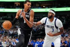 文班亞馬跨濃眉；費城的新小艾；楊瀚森首戰(zhàn)