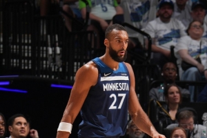 楊瀚森被戈貝爾封蓋！劉維偉：昨天跟他說了 只晃一下就投不行