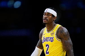 湖三崩？范德比爾特：下半場(chǎng)首發(fā)應(yīng)該早點(diǎn)出場(chǎng)熱熱身 這很重要