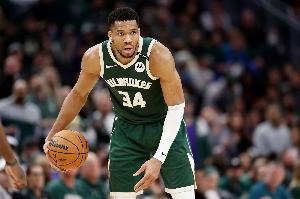 猛如虎！字母哥僅出戰(zhàn)26分鐘 26中16砍下37分14籃板5助攻