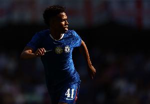 吉烏先創(chuàng)藍(lán)軍最年輕歐冠破門紀(jì)錄，33分鐘后被18歲埃斯特旺打破