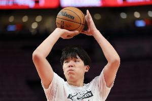 好樣的！楊瀚森次節(jié)拿到生涯首分 比狀元弗拉格先在NBA得分