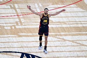 勇士具備冠軍實(shí)力了嗎？庫里：這才第二場(chǎng)啊 兄弟