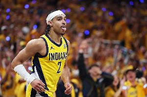 手感冰涼！內(nèi)姆哈德半場(chǎng)5中0拿到4分4助 三分2中0