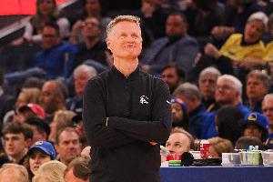 科爾開(kāi)心了！勇士本場(chǎng)比賽僅出現(xiàn)8失誤 沒(méi)人超過(guò)2次失誤