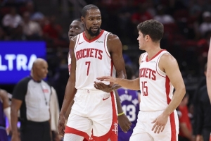 美記：謝潑德要盡快做出貢獻(xiàn) 火箭有KD和申京不可能等待他成長(zhǎng)