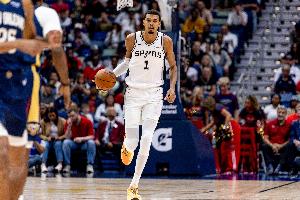 司機：文班打球就像打電游 他恨不得把籃筐周圍的一切都扣進去