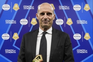 九月聯(lián)賽三連勝！阿萊格里領(lǐng)取意甲九月最佳教練獎(jiǎng)杯