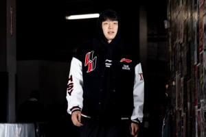 工作室曬楊瀚森進(jìn)場(chǎng)視頻：今日份OOTD！Handsome Yang有點(diǎn)酷