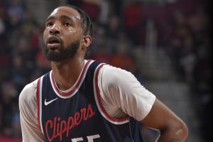 ??三分5中5超神！小瓊斯100%命中率砍了17分+0失誤