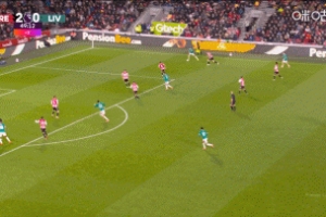 科爾克茲半場補(bǔ)時(shí)破門，利物浦扳回一球