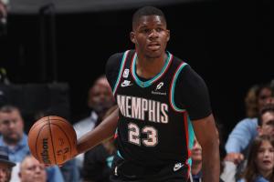 不得了~科沃德場均19分&三分72.7% 是灰熊用小楊+3個簽換來的菜鳥