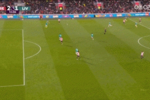 嚇人！小蜜蜂一波反擊又到利物浦門前，但蒂亞戈停大了