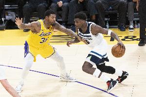 正負(fù)值+24！斯瑪特：數(shù)據(jù)無法完全體現(xiàn)我的價(jià)值 我不為數(shù)據(jù)打球