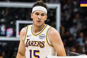 生涯之夜！湖人曬里夫斯本場數(shù)據(jù)海報(bào)：15號得了51分